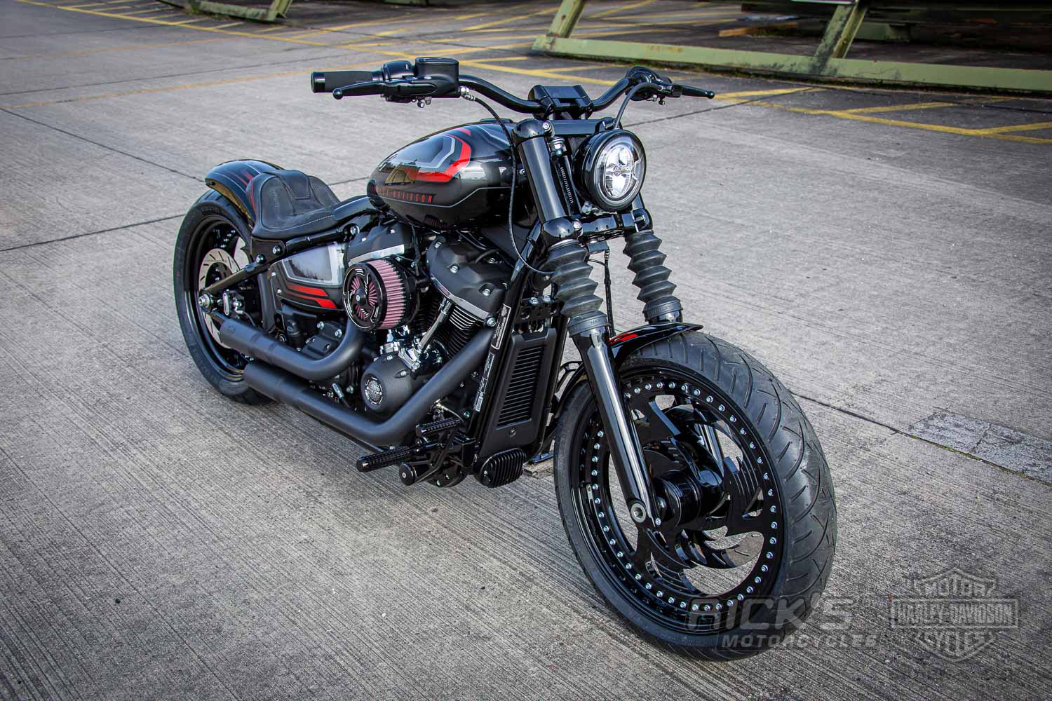 Dyna street deals bob custom