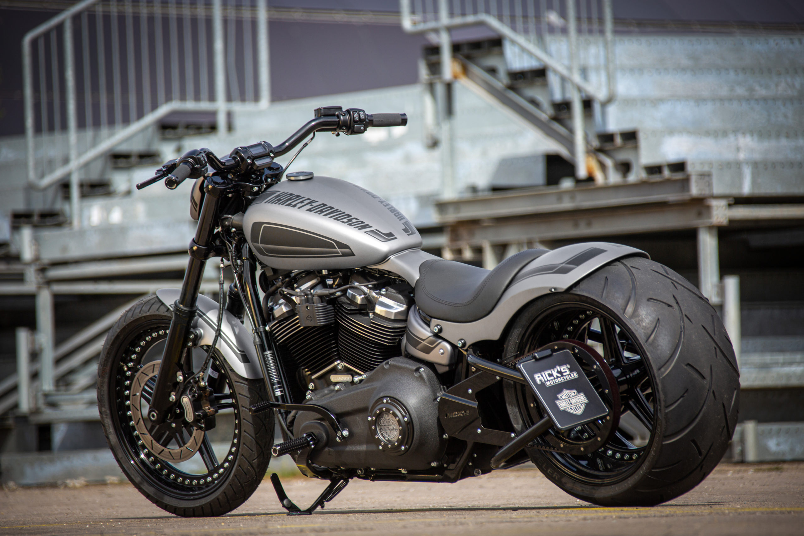 M8 Street Bob - Street Bob 300 - Rick`s Motorcycles - Harley Davidson ...