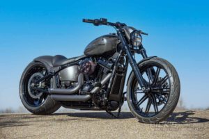 Harley Davidson Breakout Custom Ricks 001