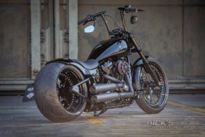 Harley Davidson Breakout 300 Custom ricks 018