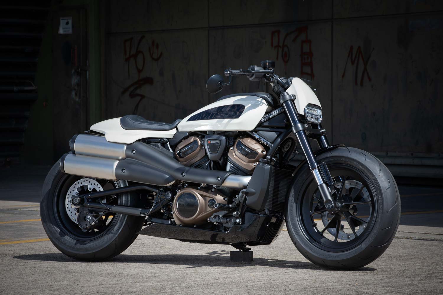 White harley store davidson sportster